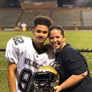 Meet your Posher, Yrenis